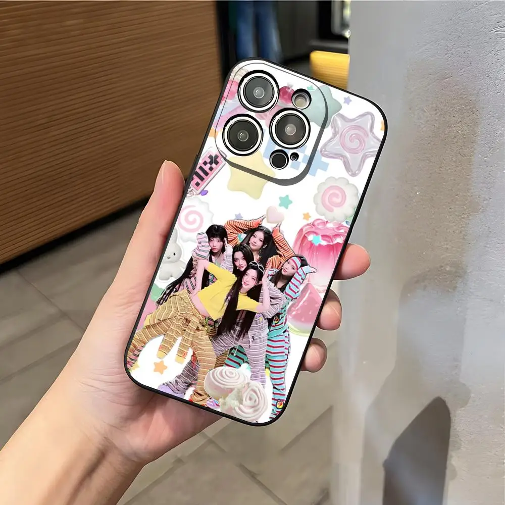 KPOP I-ILLIT Handyhülle für iPhone 17 Air 16 E Pro Max 15 14 13 Mini 12 Pro 11 XS Max 7 8 Plus Schwarze Weiche Hülle