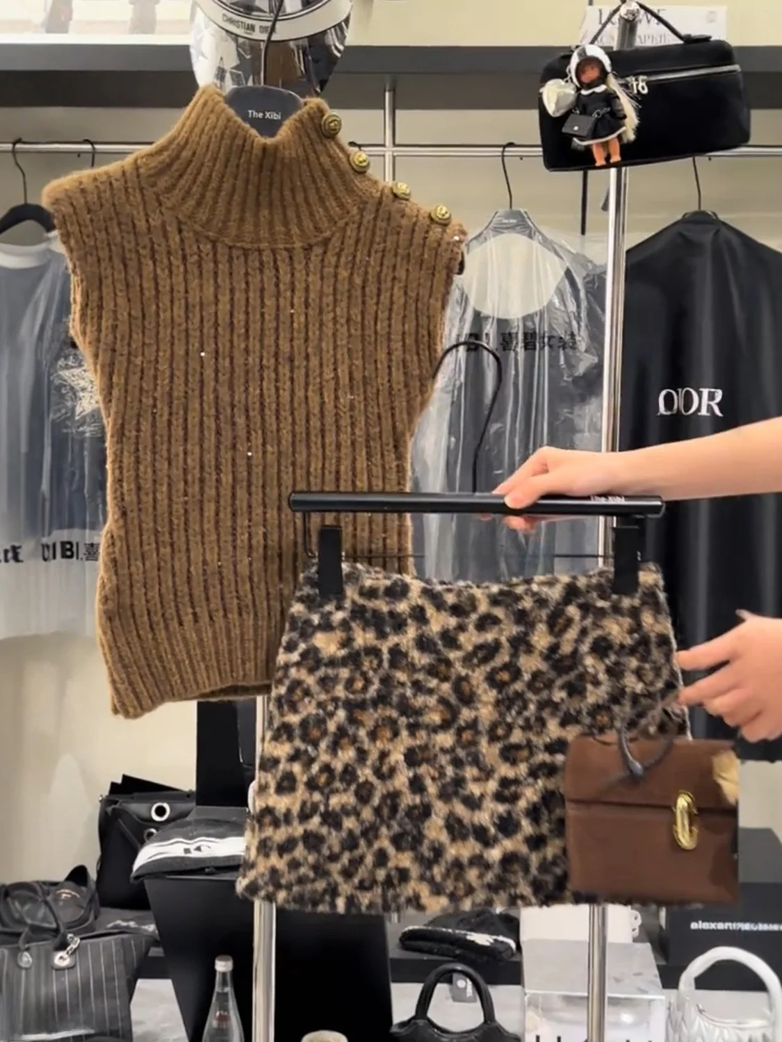 Spicy Girl Style Knitted Vest And Leopard Print  Skirt Women's Date Outfit High Collar Two-Piece Set Slimming Effect