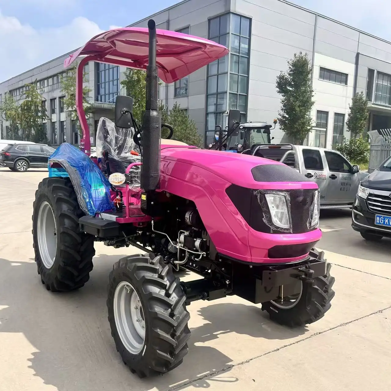 For sale: CE COC 4X4 25-150 hp mini agricultural tractor equipped with a bulldozer blade and loading blade; roadworthy.