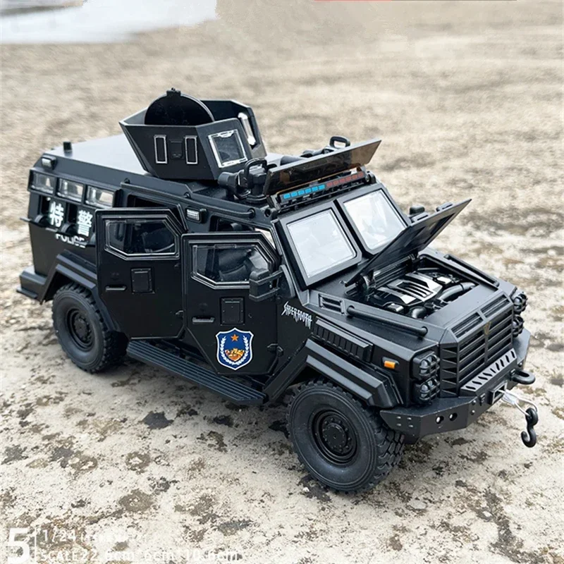 1:24 Alloy Sword Toothed Tiger Armored Vehicles Model Diecasts Metal Police Explosion Proof Car Model Sound Light Kids Toys Gift