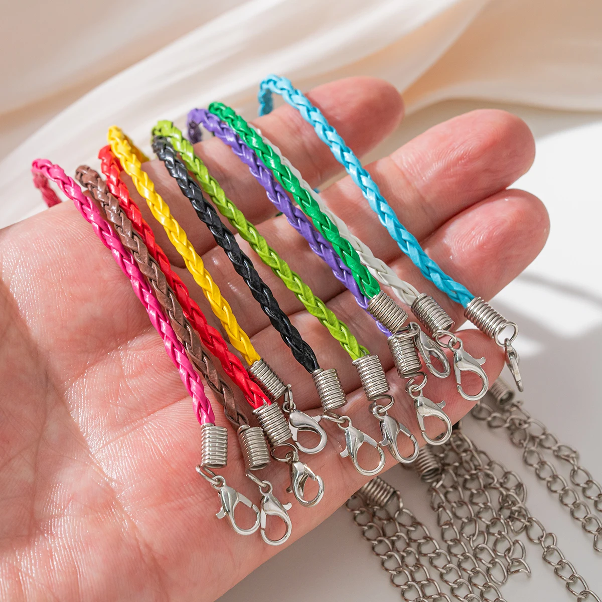 10 Stück Mixe Leder-Spitzen-Armbandschnur, geflochtene Seile mit Karabinerverschlüssen, verlängerte Kette für Handgelenk-Charms, Armbänder, Schmuckherstellung – Detail 3