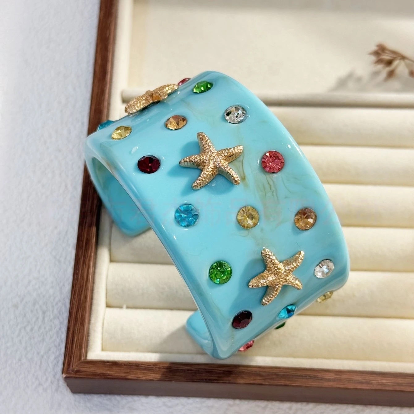 Chunky Exaggerated Colorful Bright Diamond Bangles Shell Stars Resin C-shaped Open Bracelet for Women Girls Summer Party Jewelry