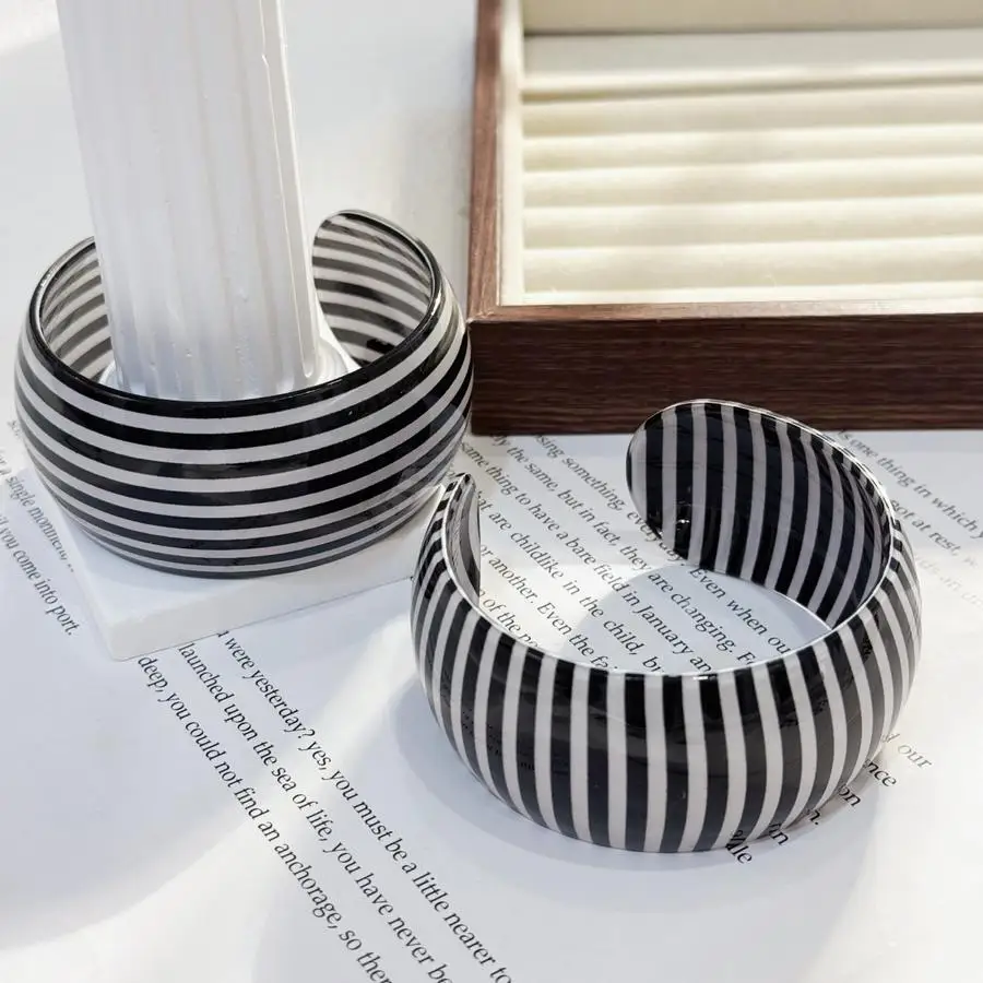 1/5/10/20/50/100pcs Women's Fashion Open Bangle, Unique Minimalist Casual Striped C-Shaped Acrylic Material, Durable, Suitable f