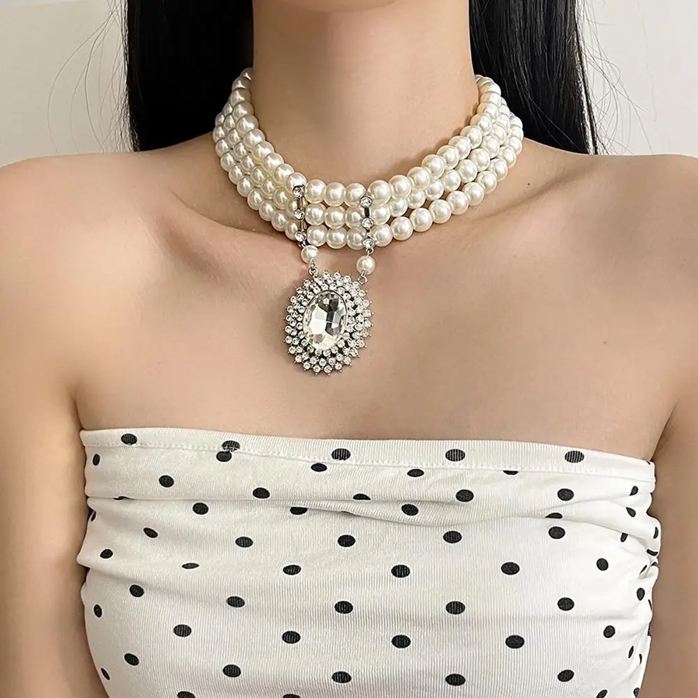 Women's Retro Multilayered Pearl Necklace French Court Style Oval Pendant Embedded with Diamonds Light Luxury Advanced Choker