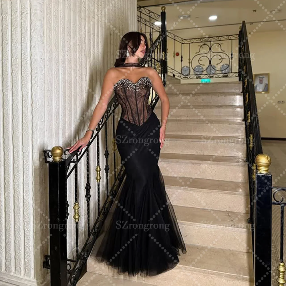 Corsetto in pizzo con colletto a cuore nero su misura Abito arabo saudita con perline Abito da sera sexy a sirena con lacci sul retro con strascico