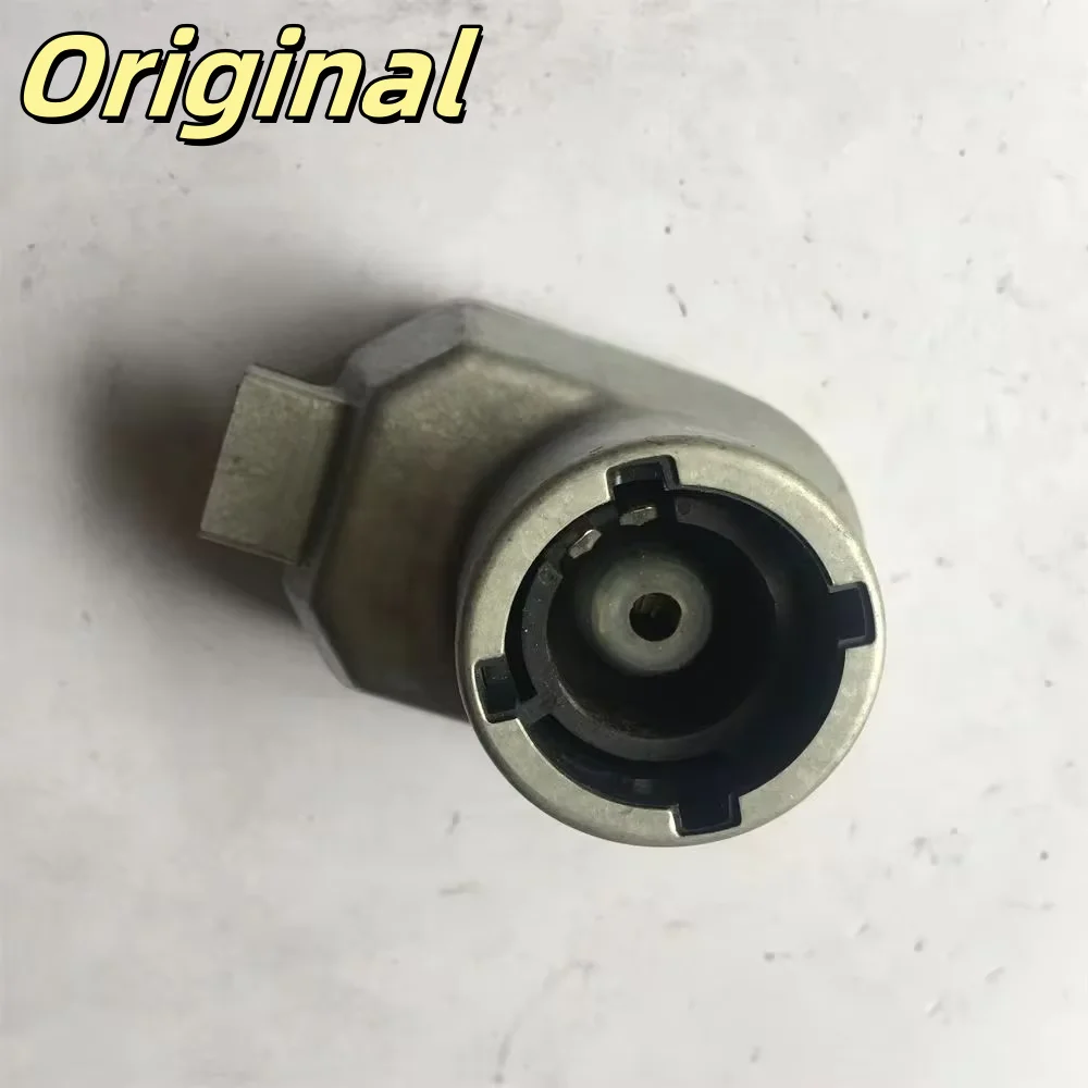 

Автомобильный 89035113 оригинальный адаптер 30655898 D2S головка высокого напряжения 73160087J Подходит для Audi Volvo S60 S80 V70 XC70 автомобильные аксессуары