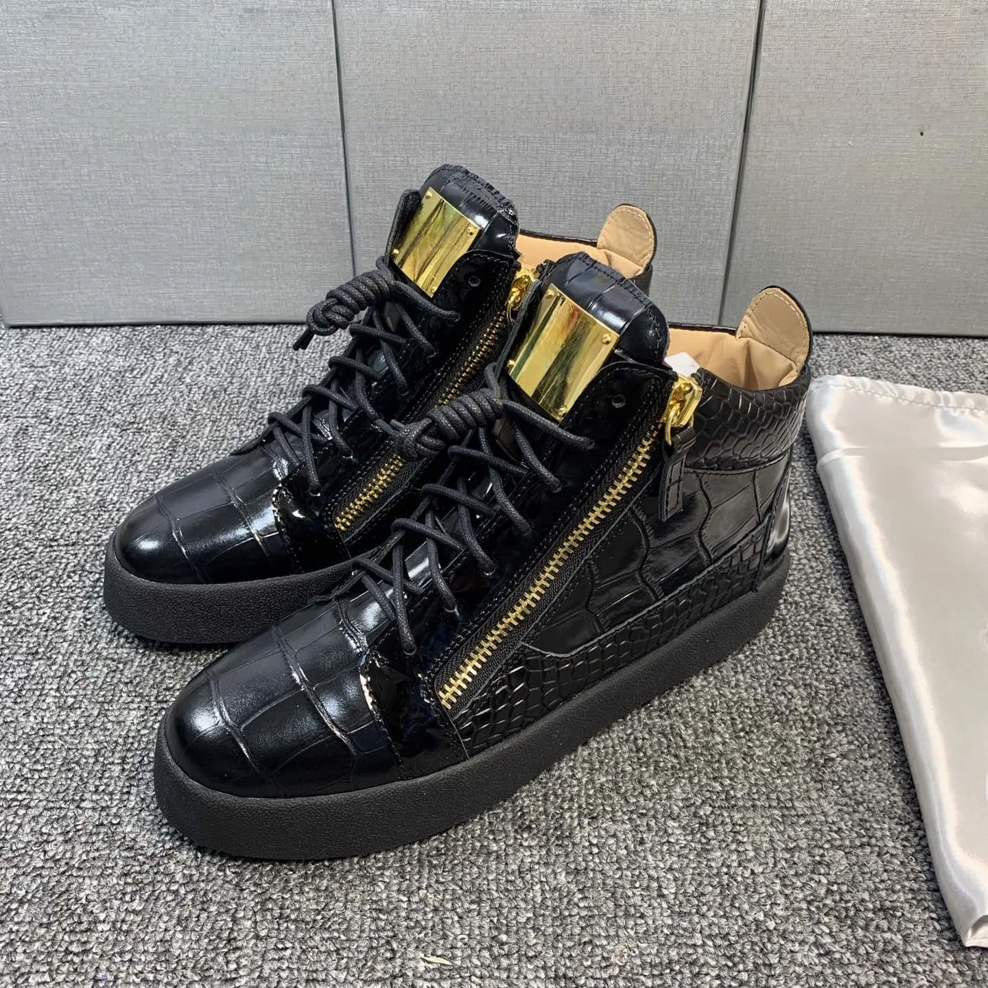 

Top Hight Quality Casual Sneakers For Men and Women Real Leather Brand Designer Unisex Tennis Shoes GZ Zipper Loafer Shoes G939