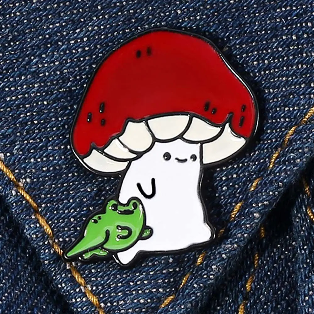 Bros kerah Froggo dan jamur peringatan aksesori perhiasan bros jamur bros Pin Enamel Pin bros kerah