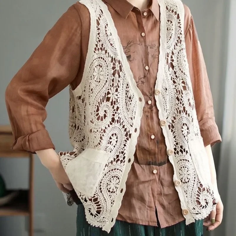 

Spring Summer Vintage Hollow Out Vest Women Lace Outerwear Cape V-neck Waistcoat Single-breasted Sleeveless Cardigan Tops ZT546