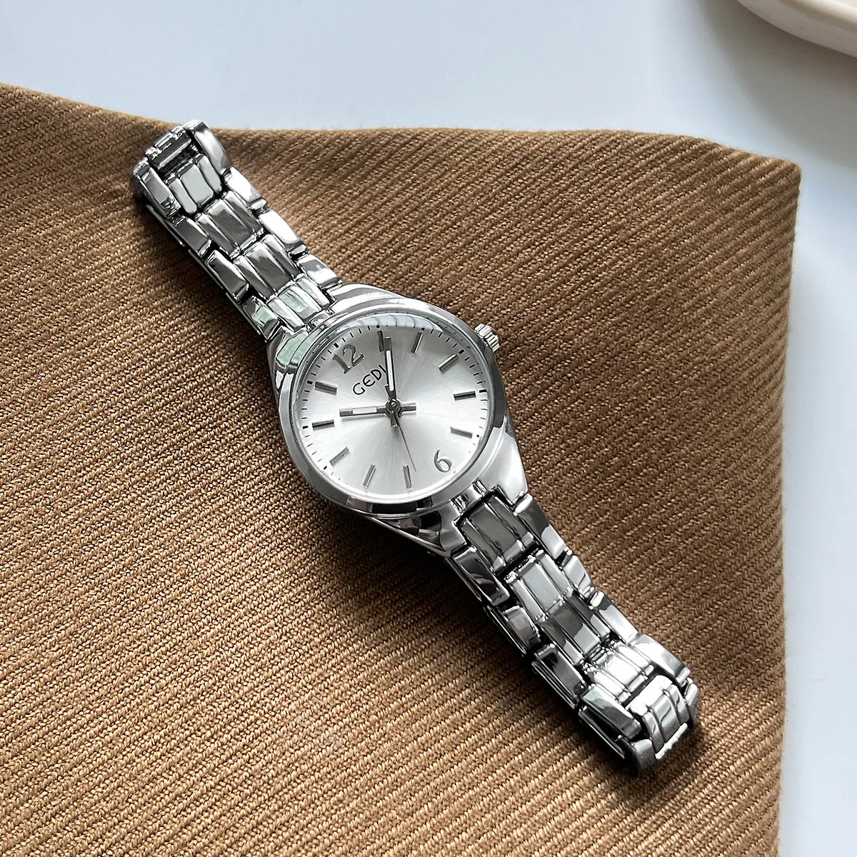 New Women'S Stainless Steel Watch, Luxurious, Exquisite, Stylish, And Simple Quartz Watch For Women, Perfect For Everyday Wear.