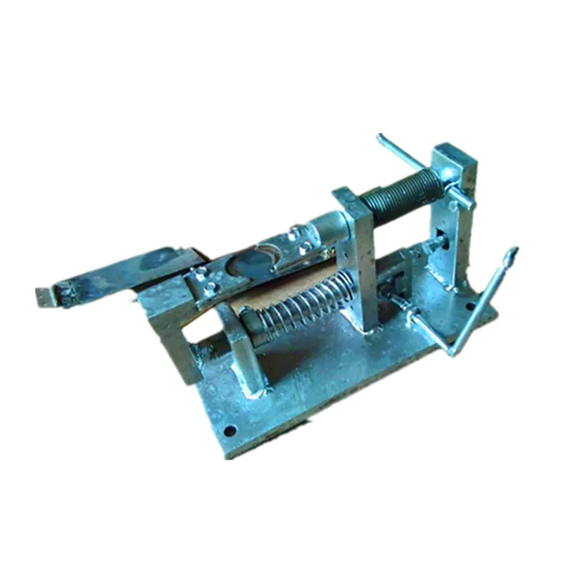 Manual cashew shelling machine cashew nuts shell removing machine