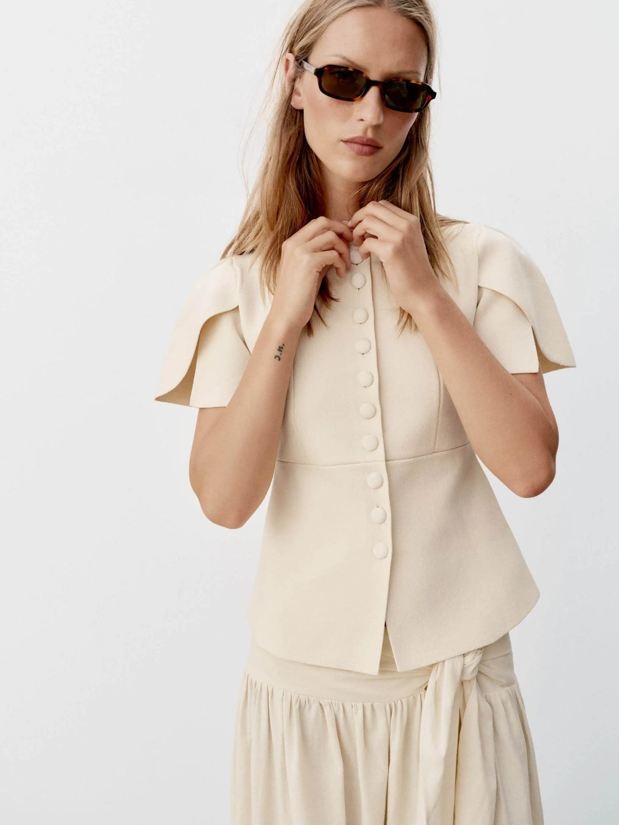 Summer New Women's round Neck Bubble Short Sleeve Slim Fit Knitted Short Jacket Casual Style Standard Version Other Material
