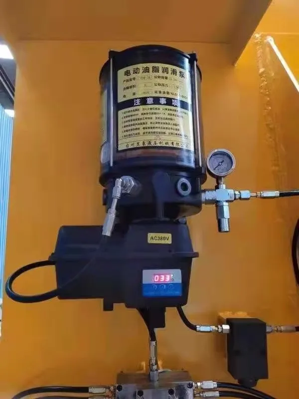 YDB-M Electric Grease Pump Programmable, Adjustable Time Interval High Pressure, for Construction Machinery Lubrication