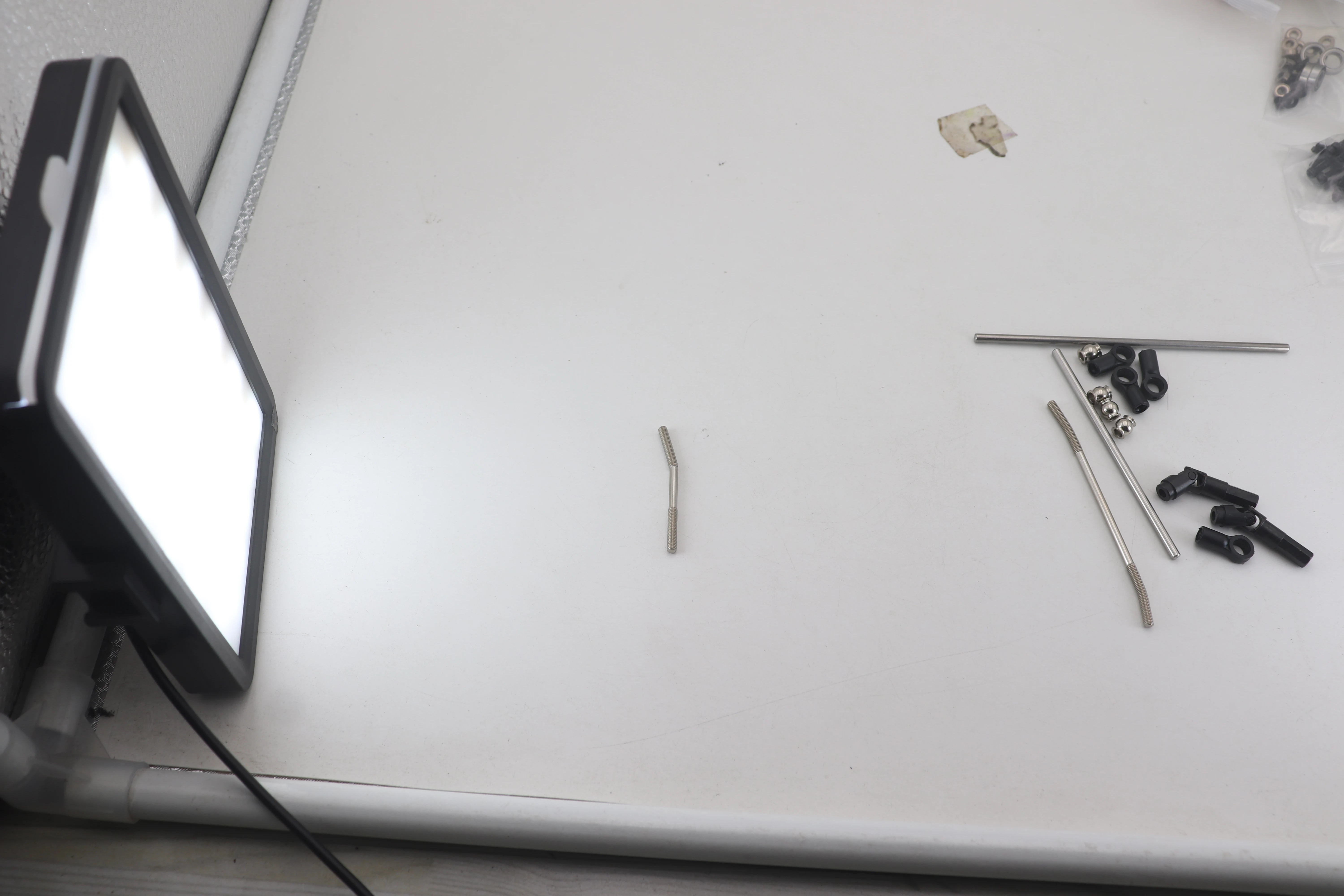 

Пластиковый ящик для хранения багажа и инструментов для радиоуправляемых краулеров 1/10: Axial SCX10 90046, Traxxas TRX4, TRX6, Redcat RGT, Yikong, RC4WD