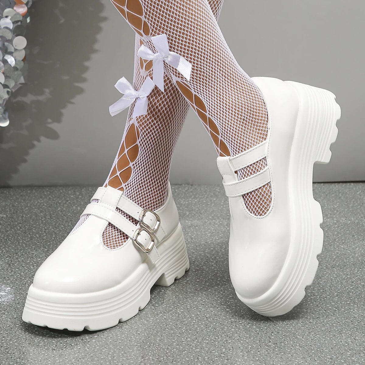 Masywne buty Mary Jane na platformie damskie ze skóry lakierowanej trzy klamry ramiączkach damskie czarne białe grube szpilki buty Lolita