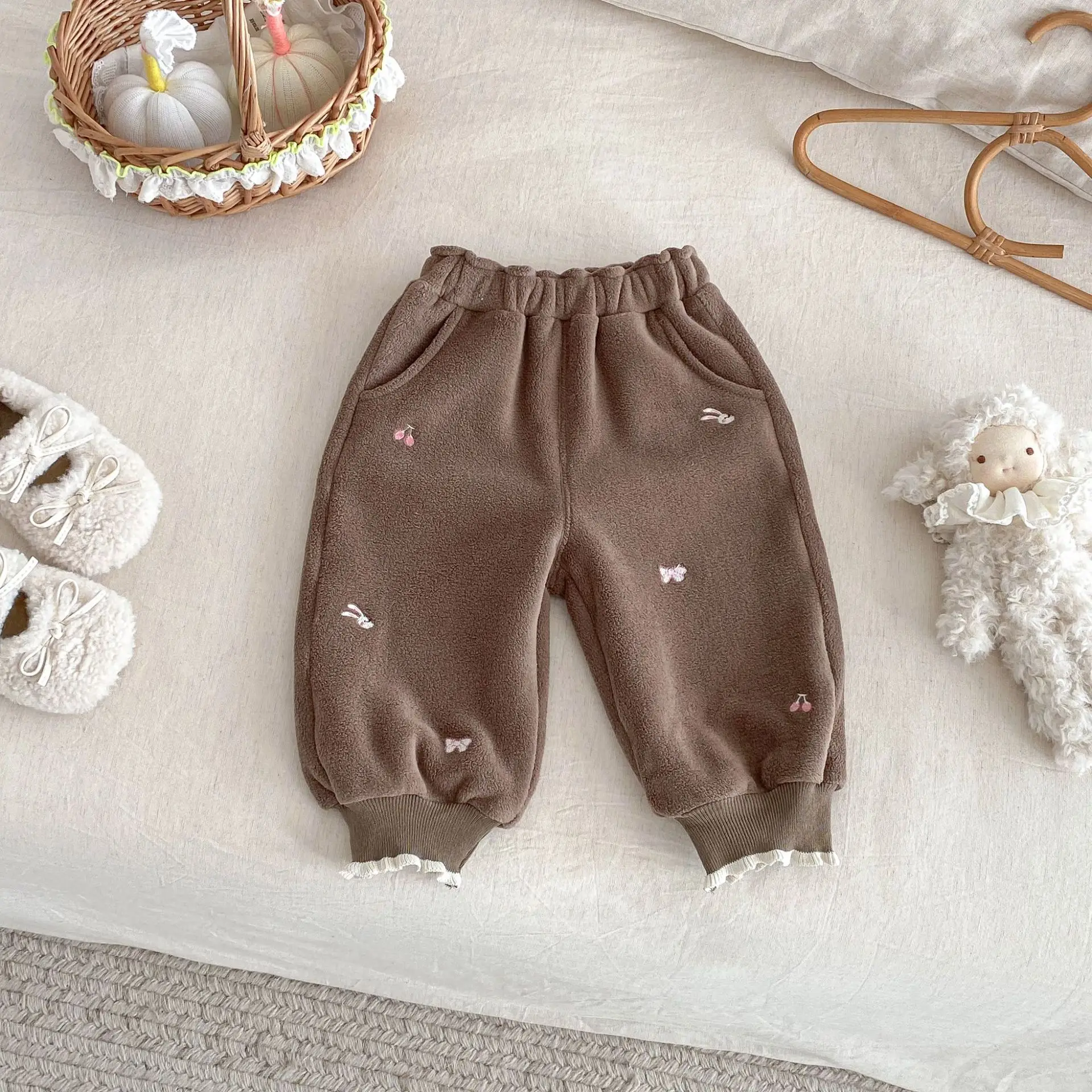 Girls' Double-sided Fleece Sanitary Pants 2025 New Winter Baby Fashion Embroidered Cartoon Casual Pants Children's Pants