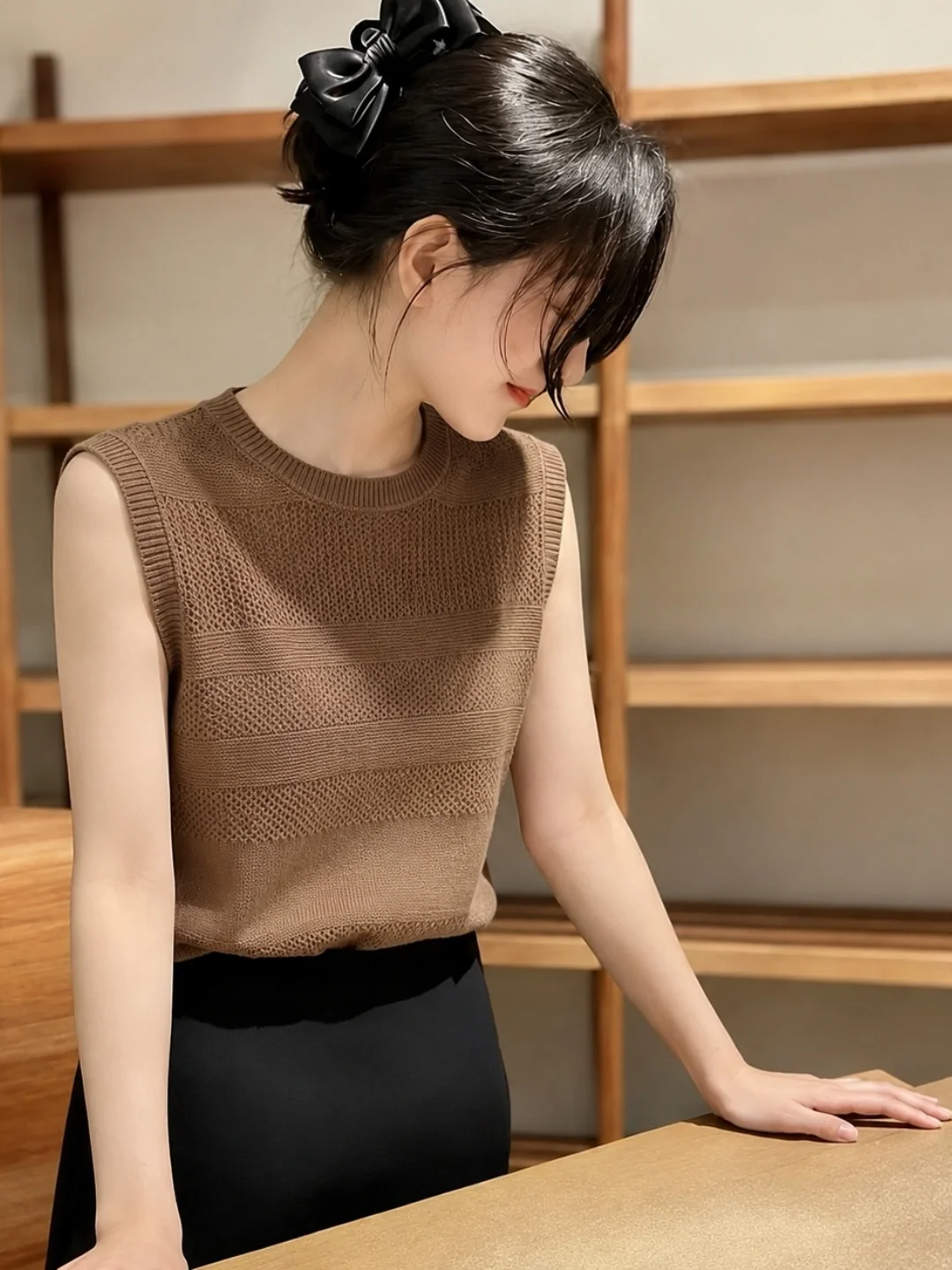 

Korean Style Ice Silk Knitted Vest Sleeveless Hollow out Lightweight Summer Top round Neck Women's Fashion Versatile Tank Top