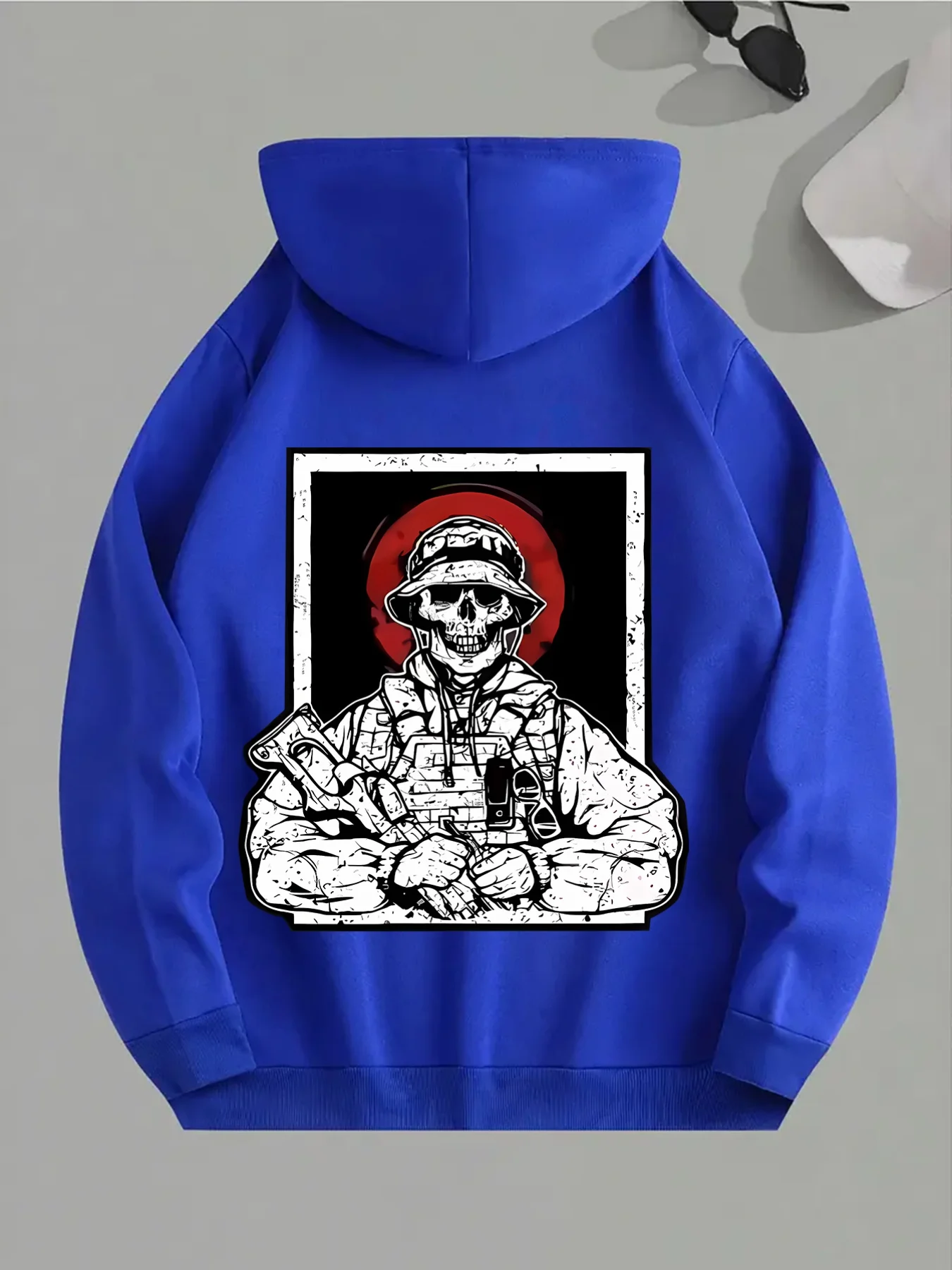 Dark Retro Men's Loose Hooded Sweatshirt with Frame-Printed Skull Character Design on Back and Hooded Top Style Sweater