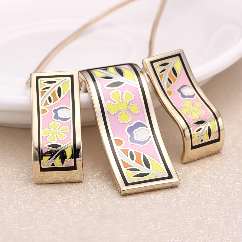 Fashion Fashion-forward Enamel Jewelry Set – Rectangular Pendant Necklace & Round Stud Earrings in Multicolor Enamel