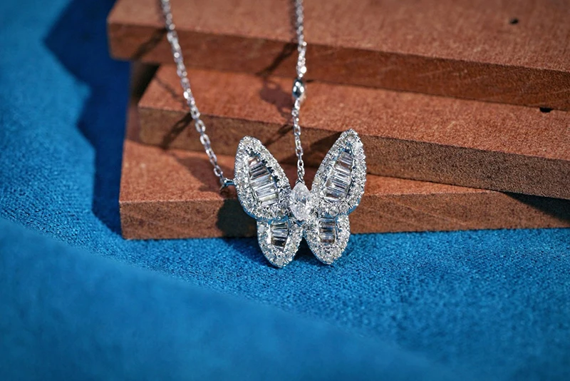 KUGG 100% 18K White Gold Necklace Elegant Butterfly Shape 0.60carat Real Natural Diamond Pendant Necklace for Women Fine Jewelry