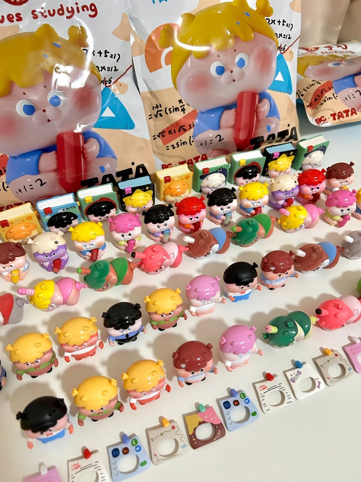 

Tata Loves Studying Series Blind Box Cute Toy Figurine Blind Bag Holiday Birthday Gift Desktop Decoration Office Desk Ornament