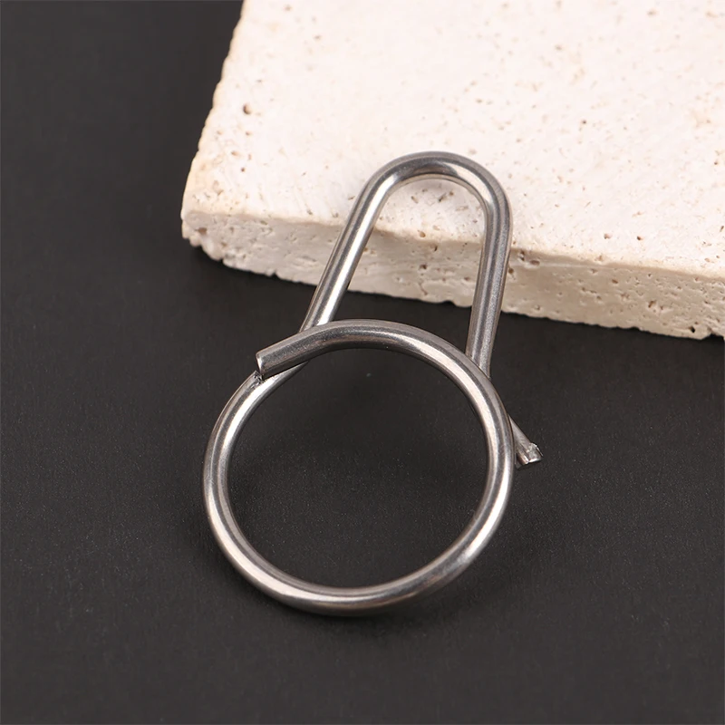 S TE1pc Hanging Buckles Pendant Super Lightweight Man Car Keychain Tools Titanium Alloy Key Ring Belt Clip Quick Draw Keychain