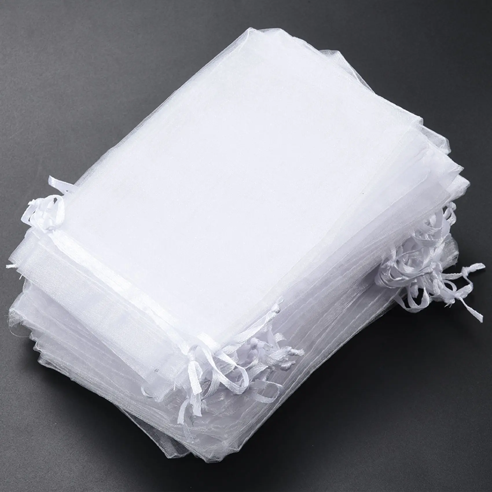 

HHTL 50 Pieces 4 by 6 Inch Organza Gift Bags Drawstring Jewelry Pouches Wedding Party Favor Bags (White)