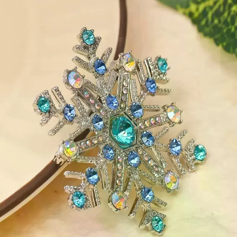 Fashion Luxury Rhinestone Snowflake Brooches For Women Clothing Coat Jewelry Accessories Gifts