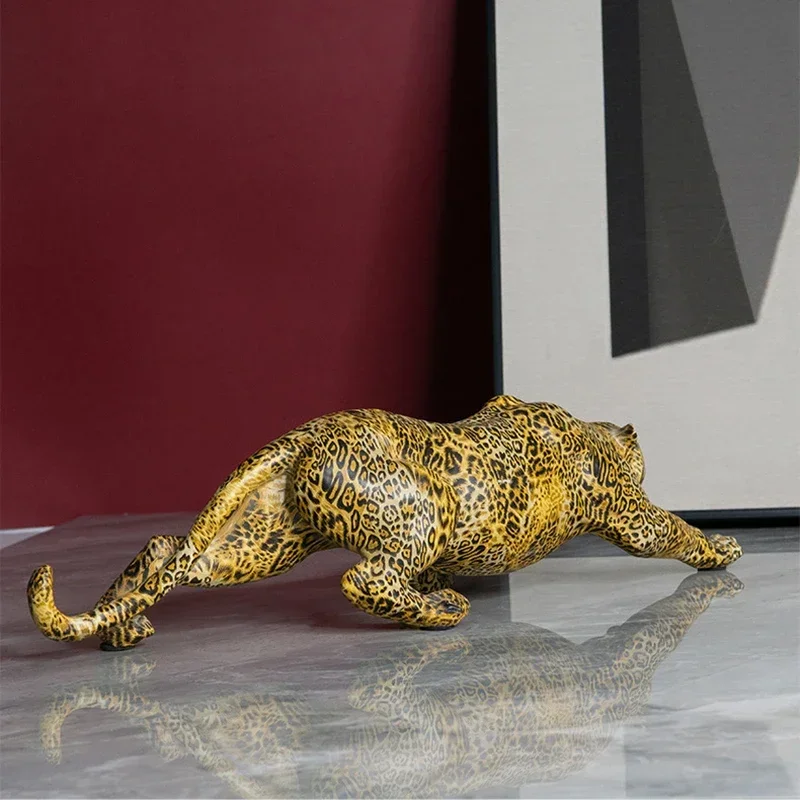 Modern Polyresin Cheetah Figurine Home Decor Realistic Antique Classical Leopard Statue Living Room Decor Ornament