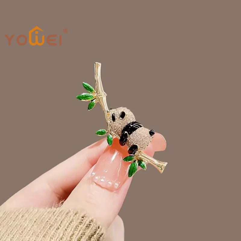 Latest Female Fashion Bamboo Panda Brooches For Women Luxury Gold Color Alloy Animal Brooch Safety Pins Jewelry Gift