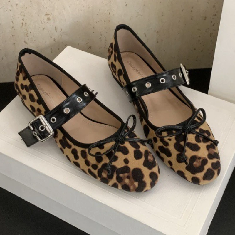 

Модные леопардовые туфли Мэри Джейн, женские туфли с пряжкой на ремне, с круглым носком, удобная повседневная обувь на мягкой подошве, брендовые женские балетки на плоской подошве