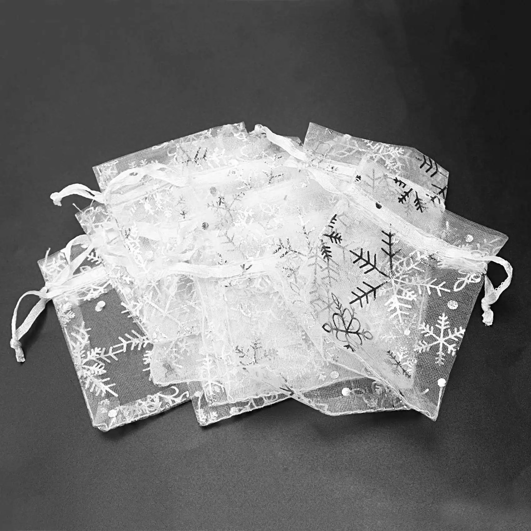 SEWS-300 PCS Organza Wedding Gift Bags Drawstring Jewelry Pouch Bags Silver White Snowflakes Printed Sheer Party Favor Bags
