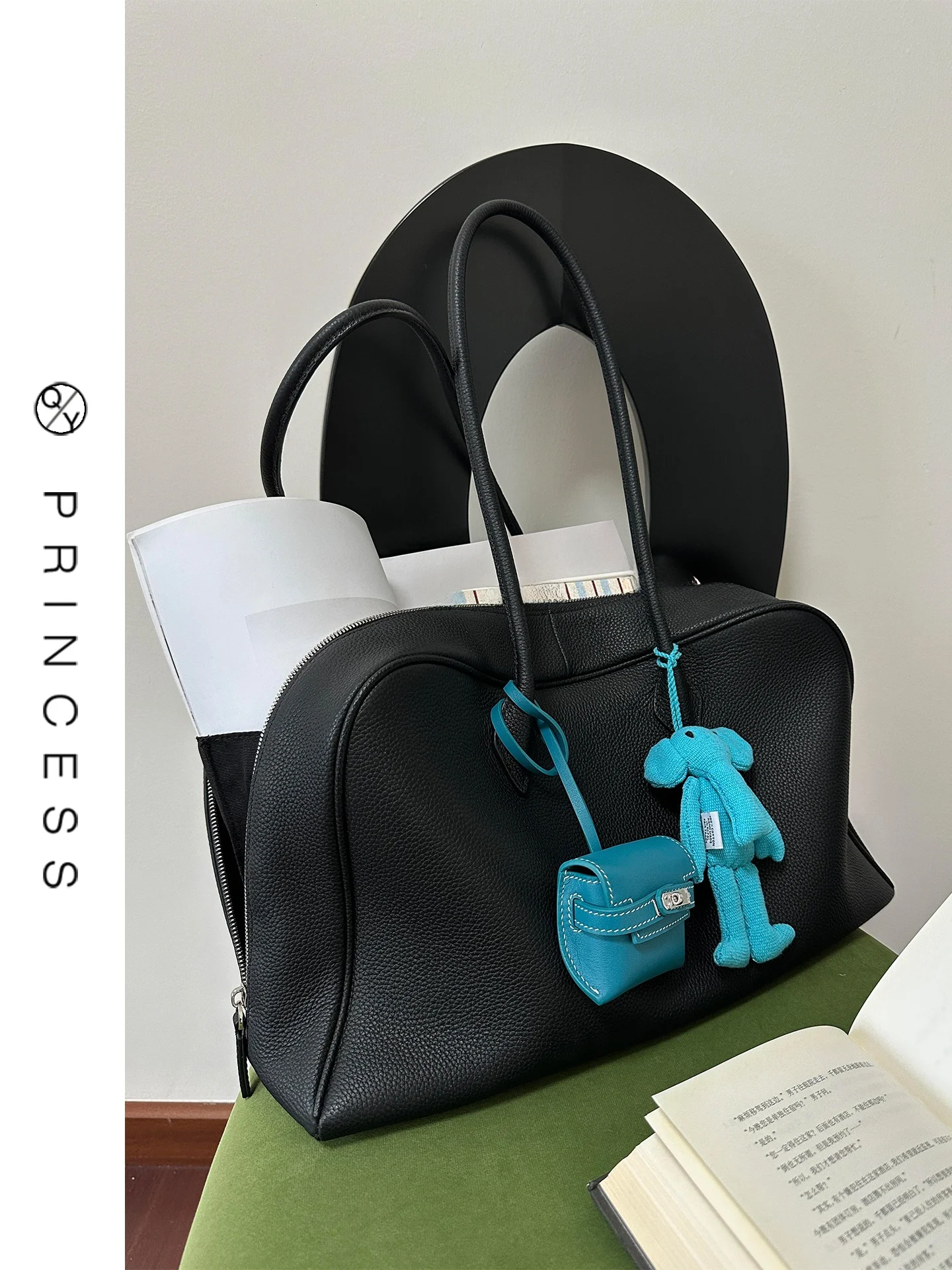 

Retro Large Capaci Tote Bag Women's 2025 New Super ular Handbag Commute High-End Single oulder Bag Soft Korean Sle