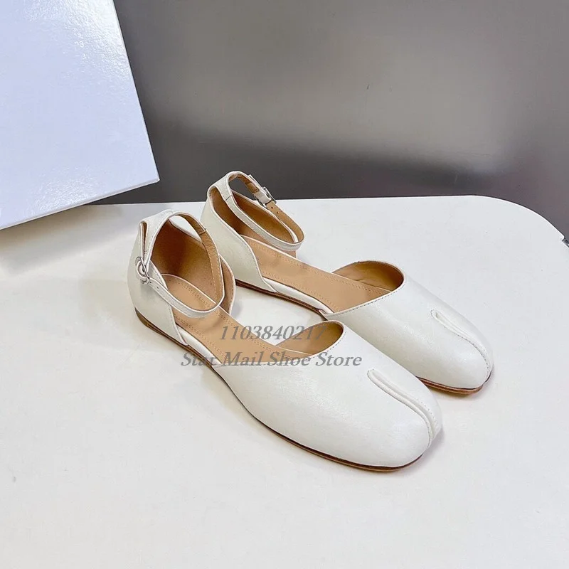 Split Toe Round Toe Sandals Ankle Buckle Flats Women Spring and Summer Comfortable Sandals Concise Ballet Shoes Sandals