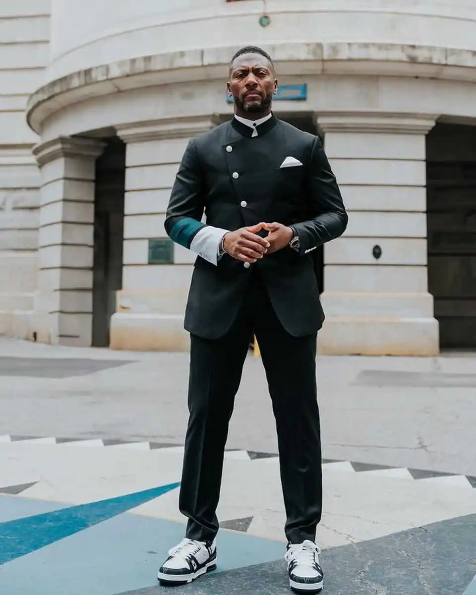 Designer Men Suits For Wedding Stand Collar Single Breasted Tuxedos Plaid Groom Party 2 Pcs Blazer Pants Customized Suit