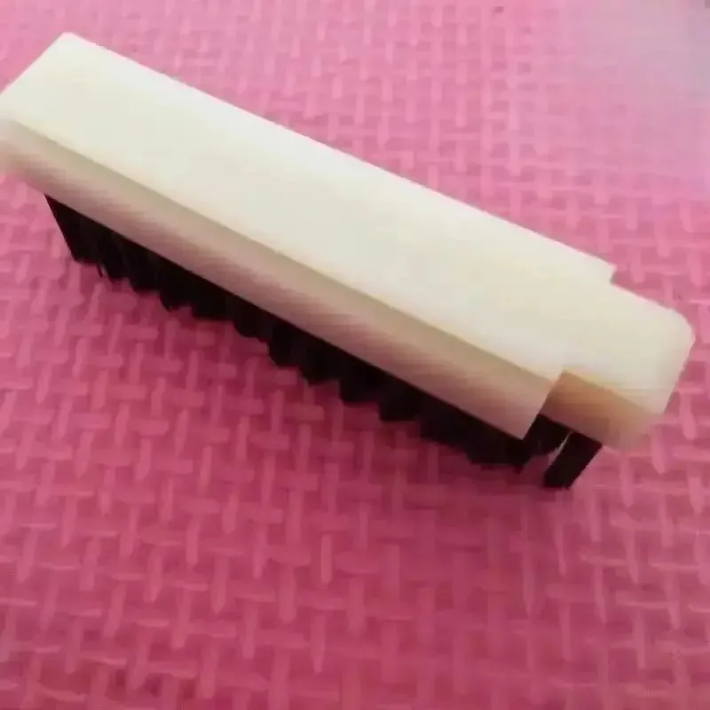 KOLBUS linkage line brush adhesive installation machine adhesive installation dragon brush