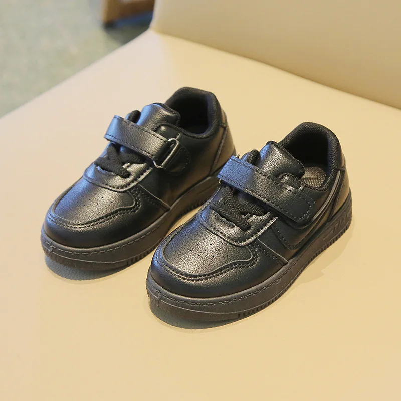 Chaussures décontractées à semelle souple pour enfants, chaussures de planche noires pour bébé, simple, garçons et filles, rencontres, printemps et automne, nouveau, 2022