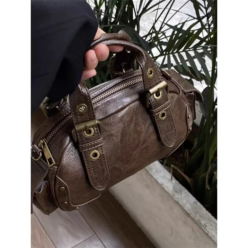 

UR 2025 New Faion Motorcycle Bag Versatile oulder Crossbody Handbag Sli Leather Bag for Young Adults Daily Use