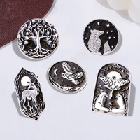 New retro cartoon animal night scene picture brooch eagle fox elk wolf badge men and women's accessories prick horse pin