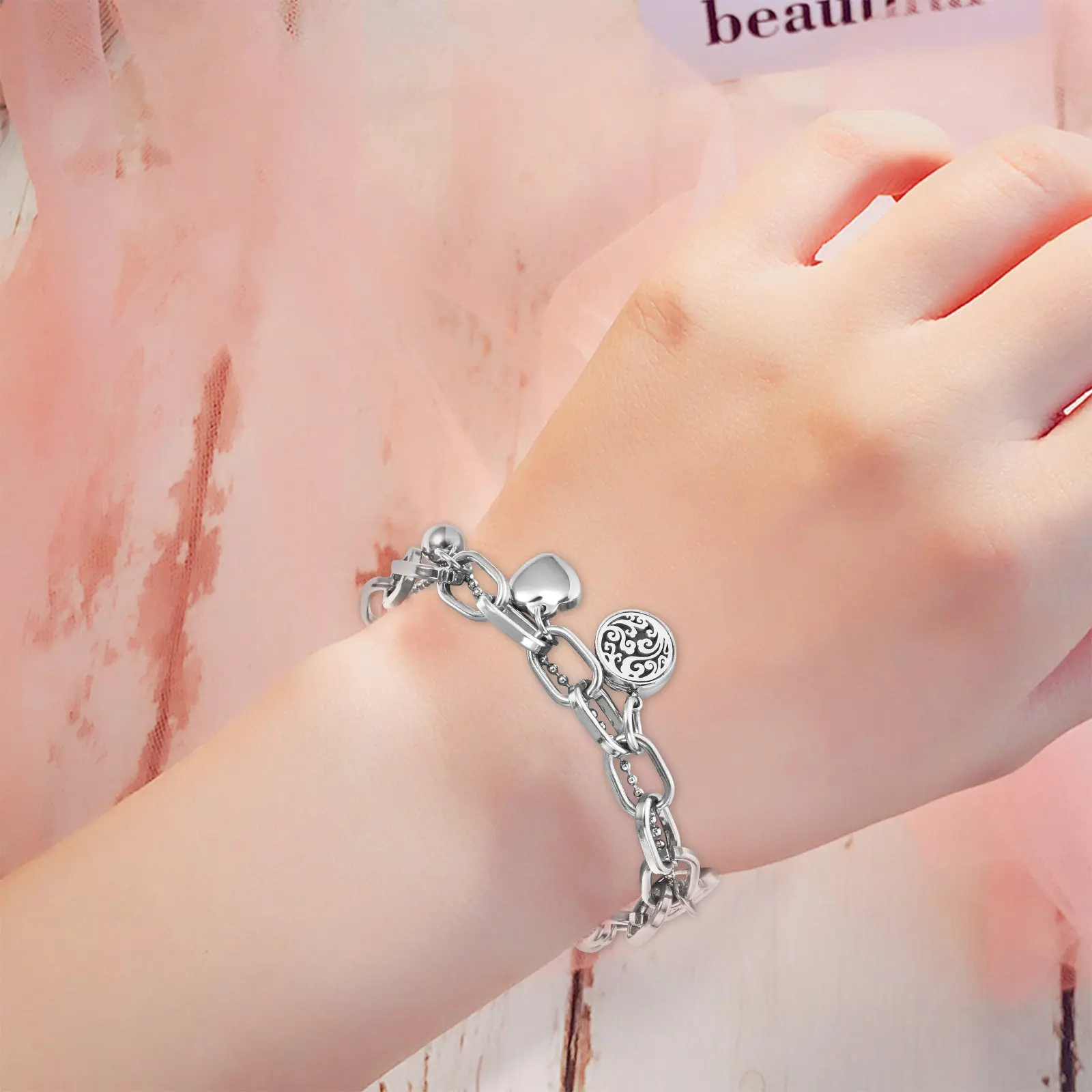 1Set Aromatherapy Bracelet Heart-Shaped Pendant 18K Gold Thick Plating Adjustable Hollow Wrist Decoration Creative Essential