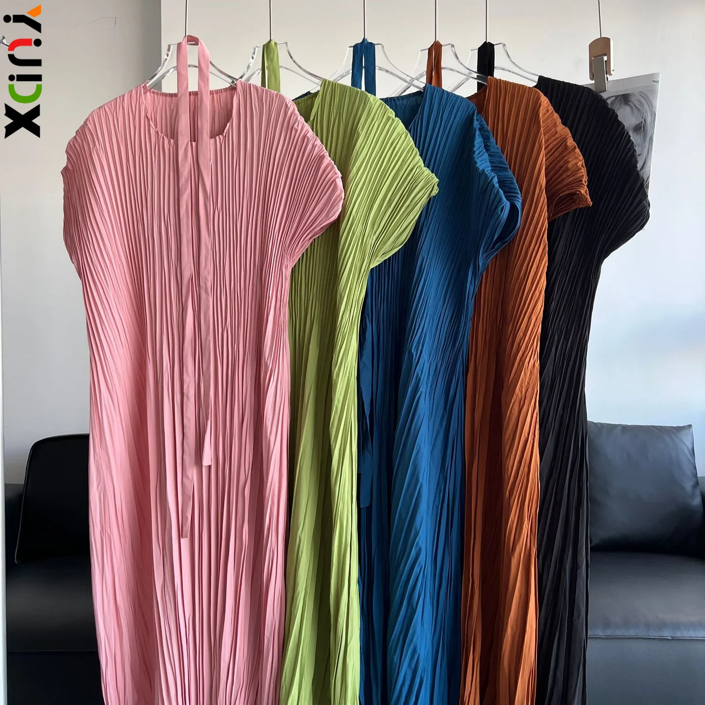 

Pleated Light Breathable Loose Tie Slim A-line Skirt Midi Dress Light Luxury Commuter Women's Dresses 2024 Summer New
