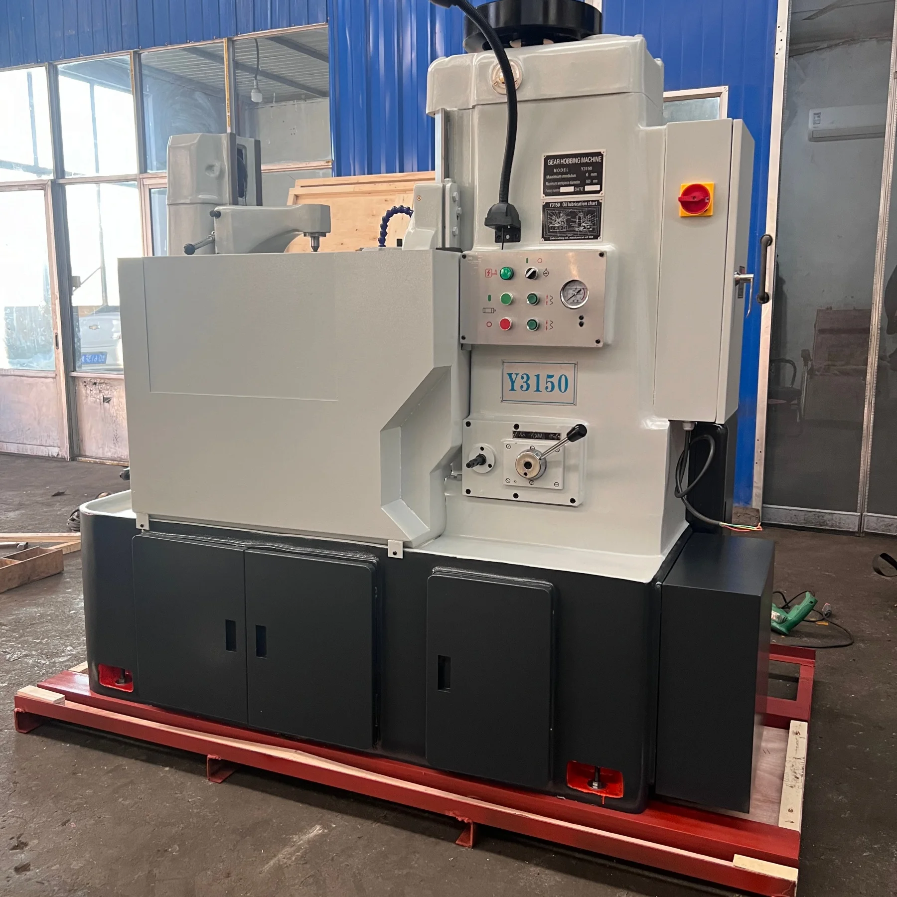 High-Rigidity Durable Automatic Hydraulic Gear Hobbing Machine Y3150 with 500mm Gear Processing Capacity