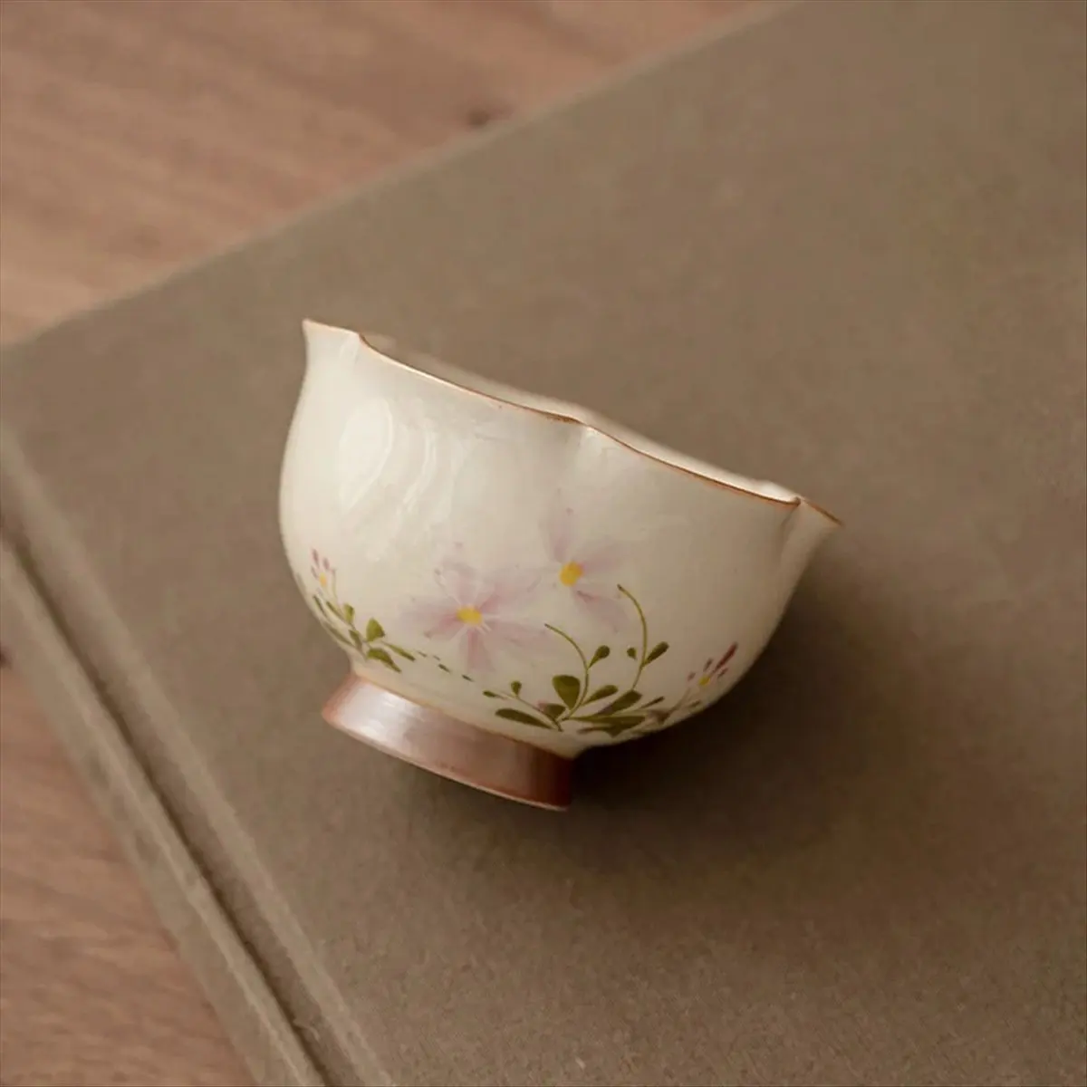 Learned- Chinese Style Grass Gray Small Daisy Bud Cup Drinking Tea Cup Family Tea Set Ceramic Tea Cup