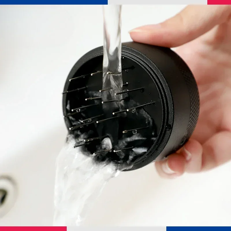 

Cloth powder needle rotary adjustable height needle powder dispenser evenly disperses agglomeration