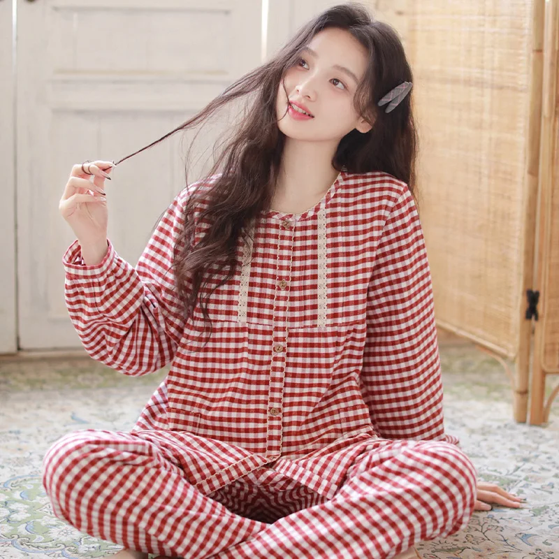 

All cotton sweet plaid autumn and winter pajamas, pure cotton brushed round neck loose fitting women's home clothes