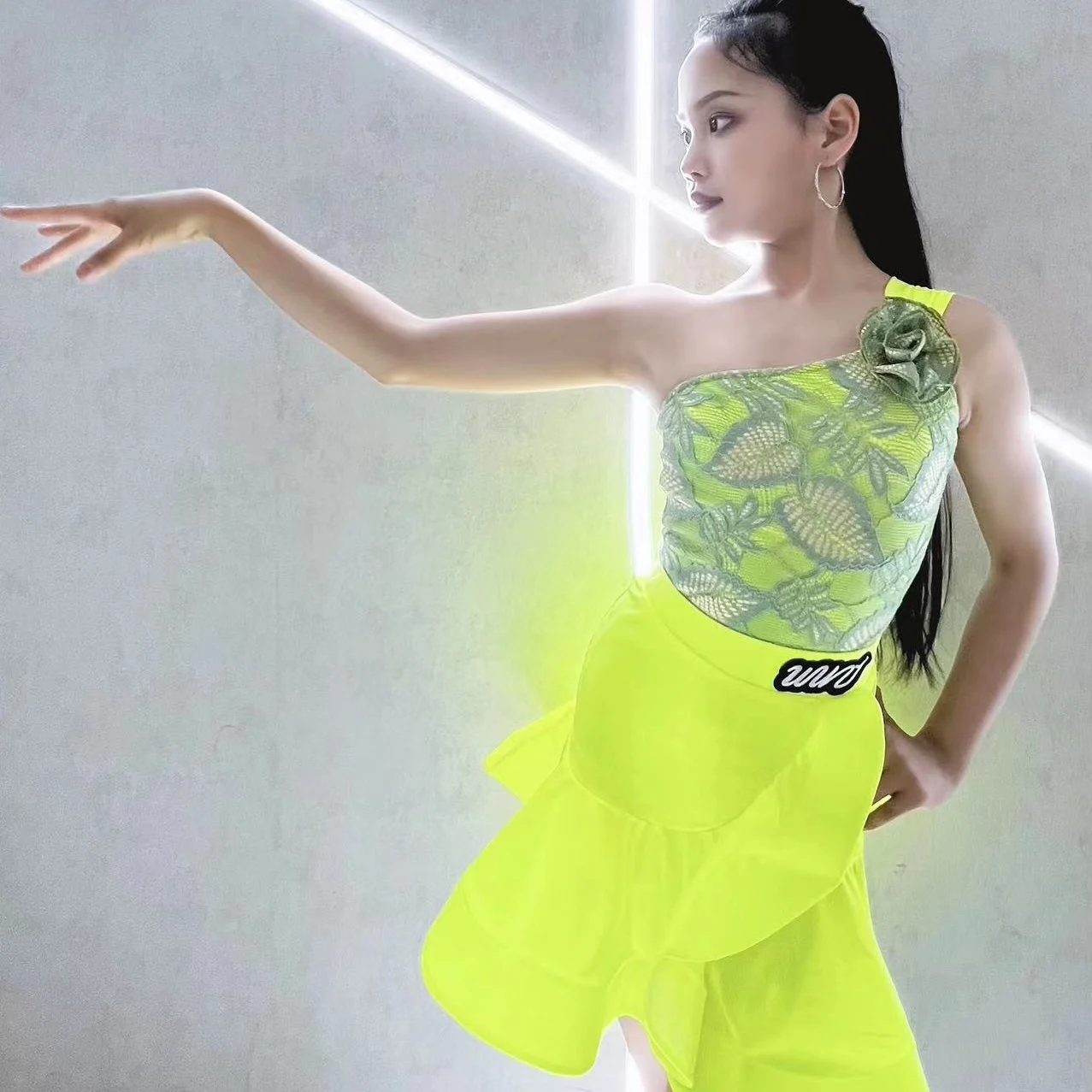 Dance Posture Latin Dance Outfit for Girls, Cool New Style, High-end Sense Performance Dress, Children's Strappy Training Suit