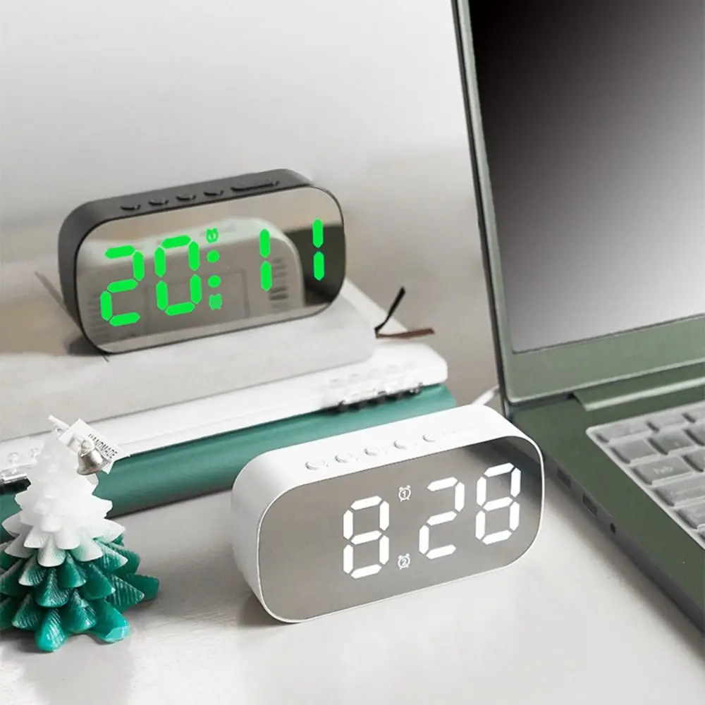 

12/24H Format Digital Alarm Clock Temperature Display 5 Level Brightness LED Digital Clock Date Display Quiet
