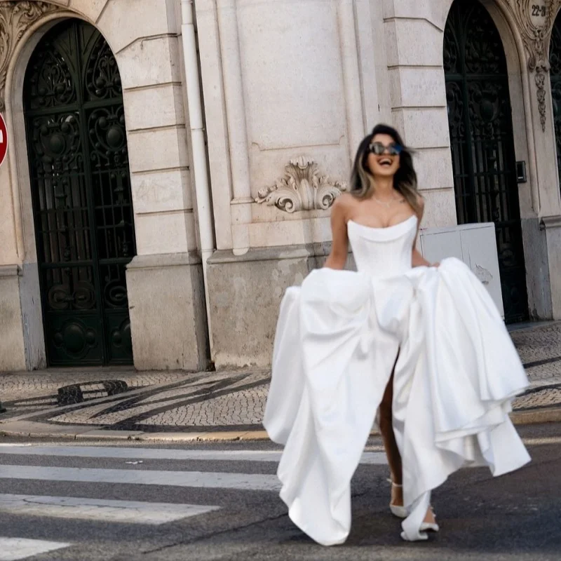 بسيط نمط الساتان العاج الأبيض الخامس الرقبة السباغيتي يزين فساتين الزفاف من ألف خط تنفيس زي العرائس صنع حسب الطلب