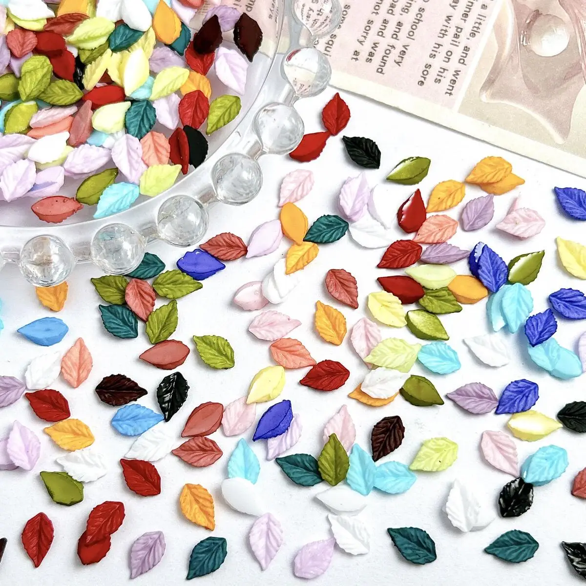 

3D Solid Color Luminous Realistic Leaves Nail Art Decorations Creative Minimalist Leaf Resin Nail Charms for DIY Nails Crafts