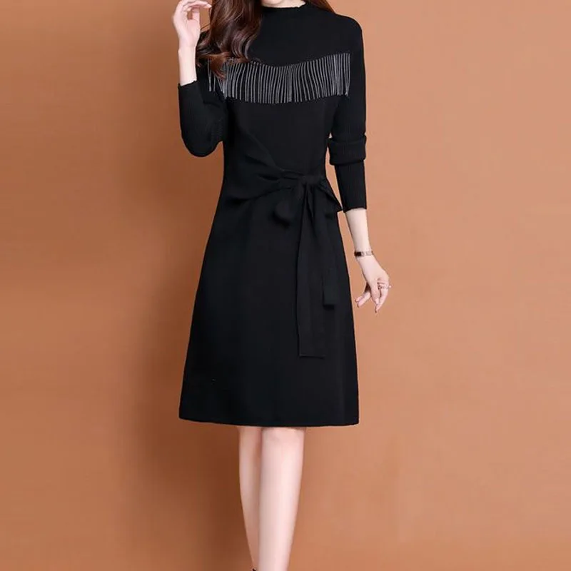 

Autumn Winter Elastic Waist Lace-up Bowknot Knitting A-line Dresses Three Colors Women Round Neck Knee-length Tassel Splicing